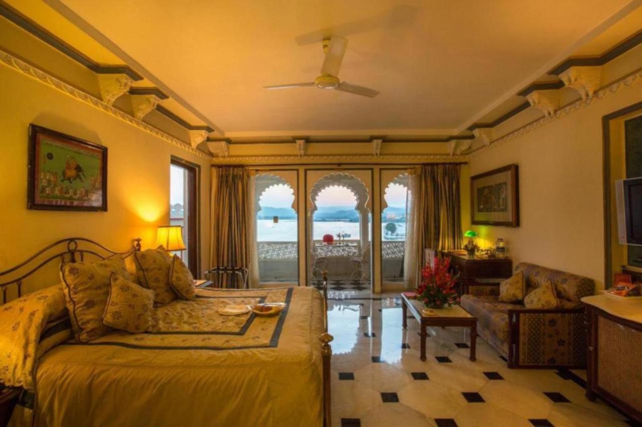 Shiv Niwas Palace By Hrh Group Of Hotels Udaipur Exterior photo